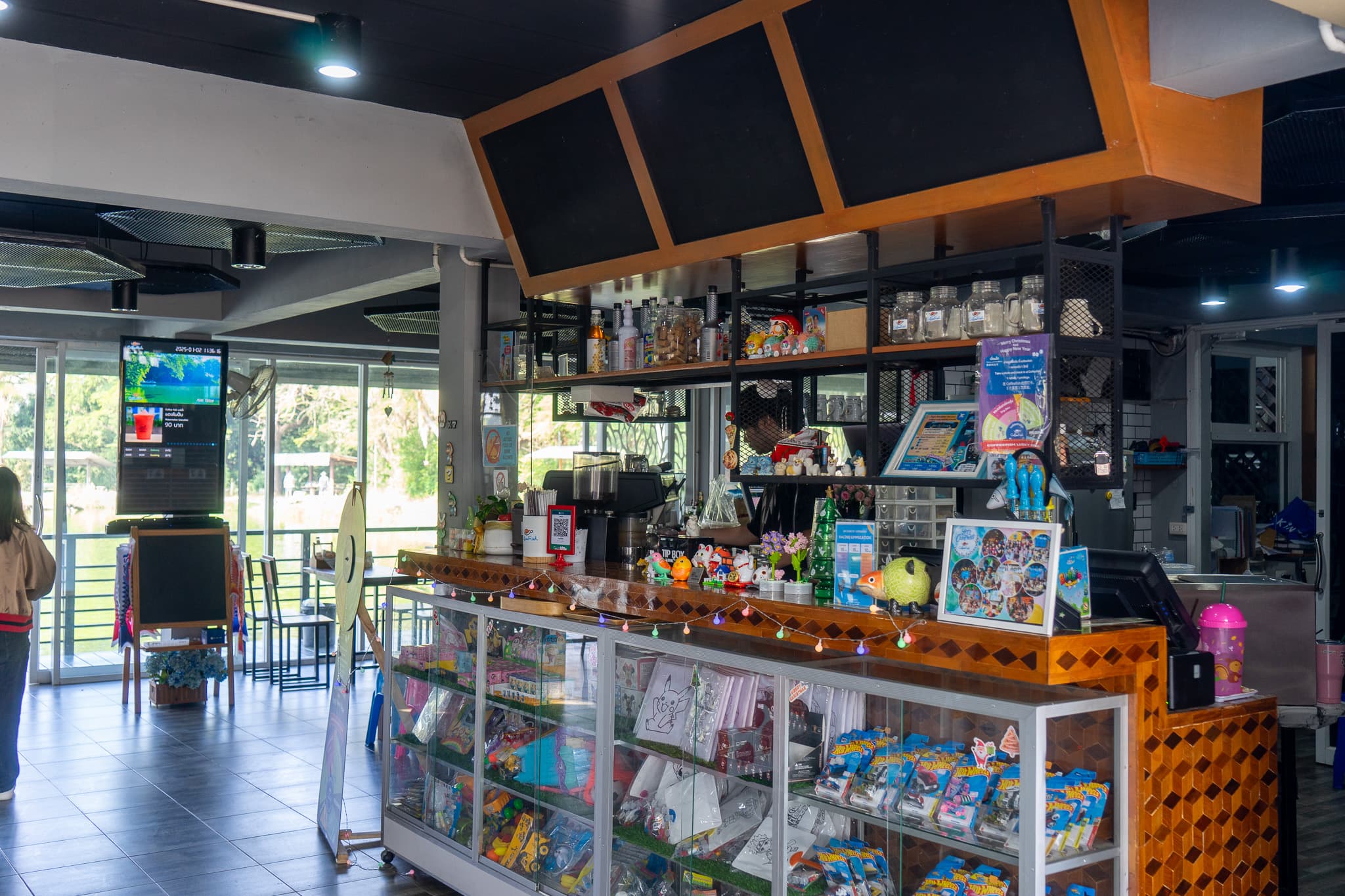 CoffeeFish restaurant dining