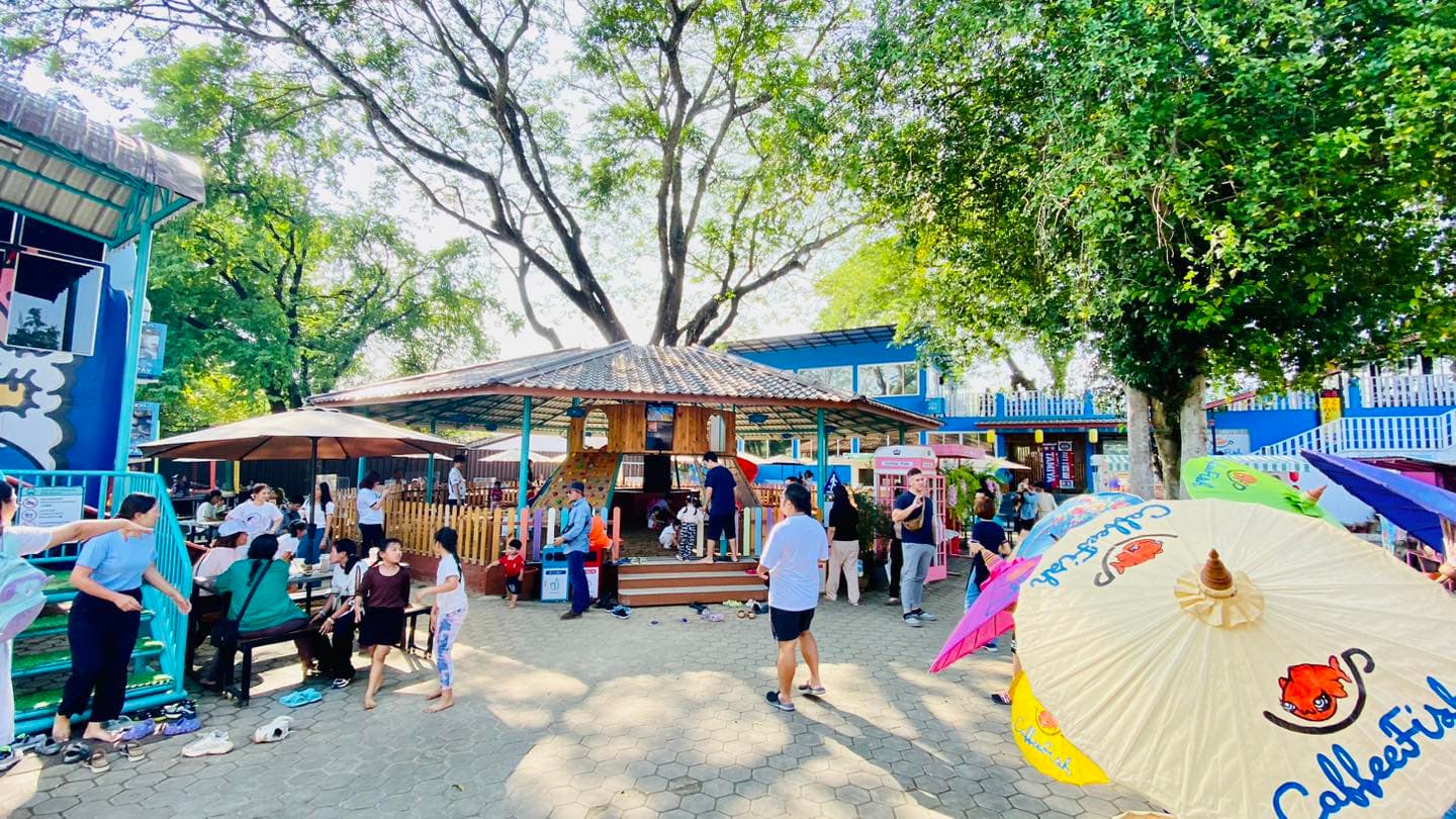 CoffeeFish playground and restaurant
