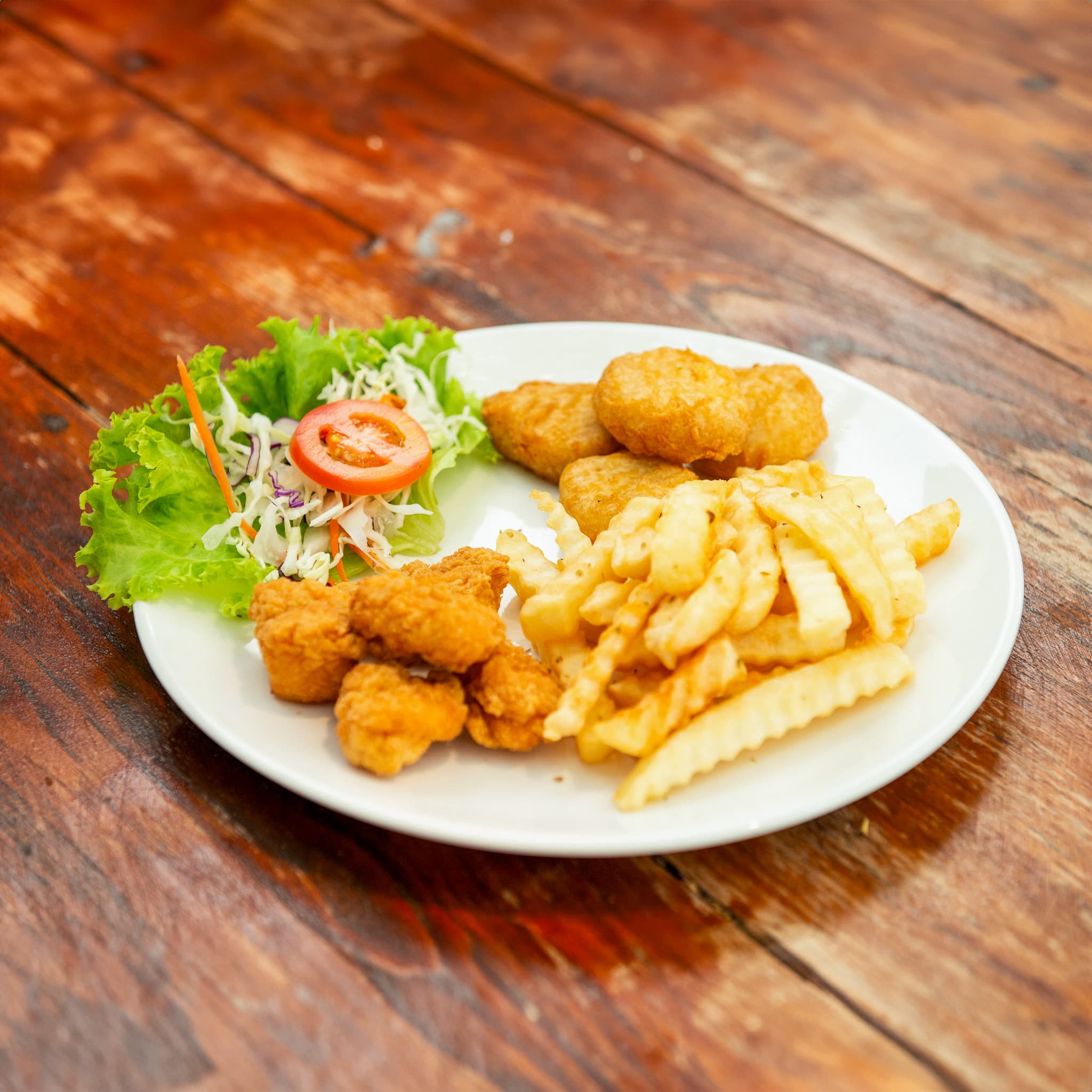 Smile Set นักเก็ตไก่ + เฟรนช์ฟราย + ไก่ป๊อป